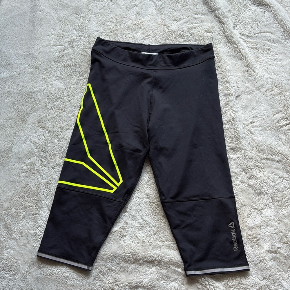 Reebok Black Capri Leggings Athletic Workout Pants w/ Neon‎ Yellow Detail Medium